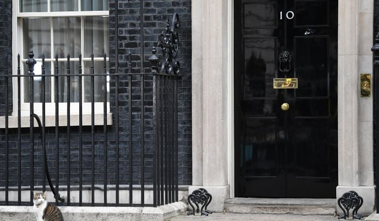 Imagen de la puerta de la residencia del primer ministro británico