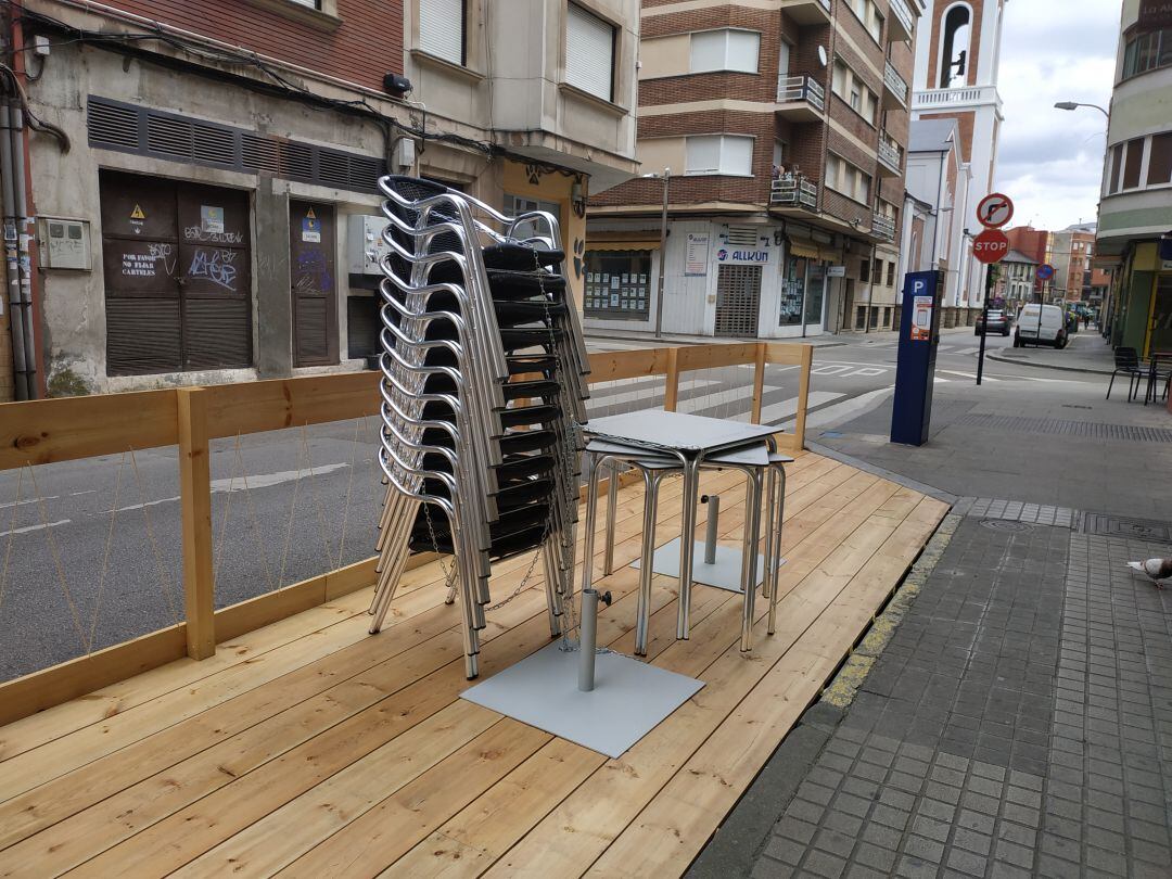 Una terraza de Ponferrada, recogida