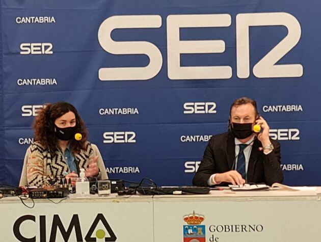 María Gutiérrez y Guillermo Blanco, consejero de medio ambiente.