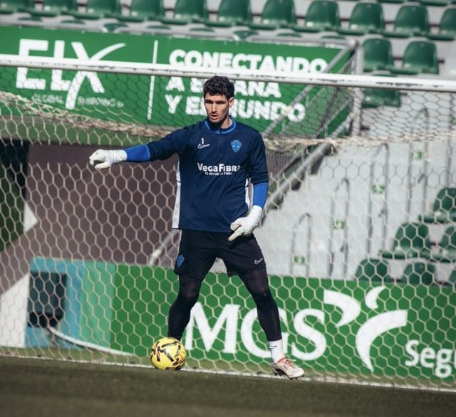 Matías Dituro durante un entrenamiento con el Elche esta semana
