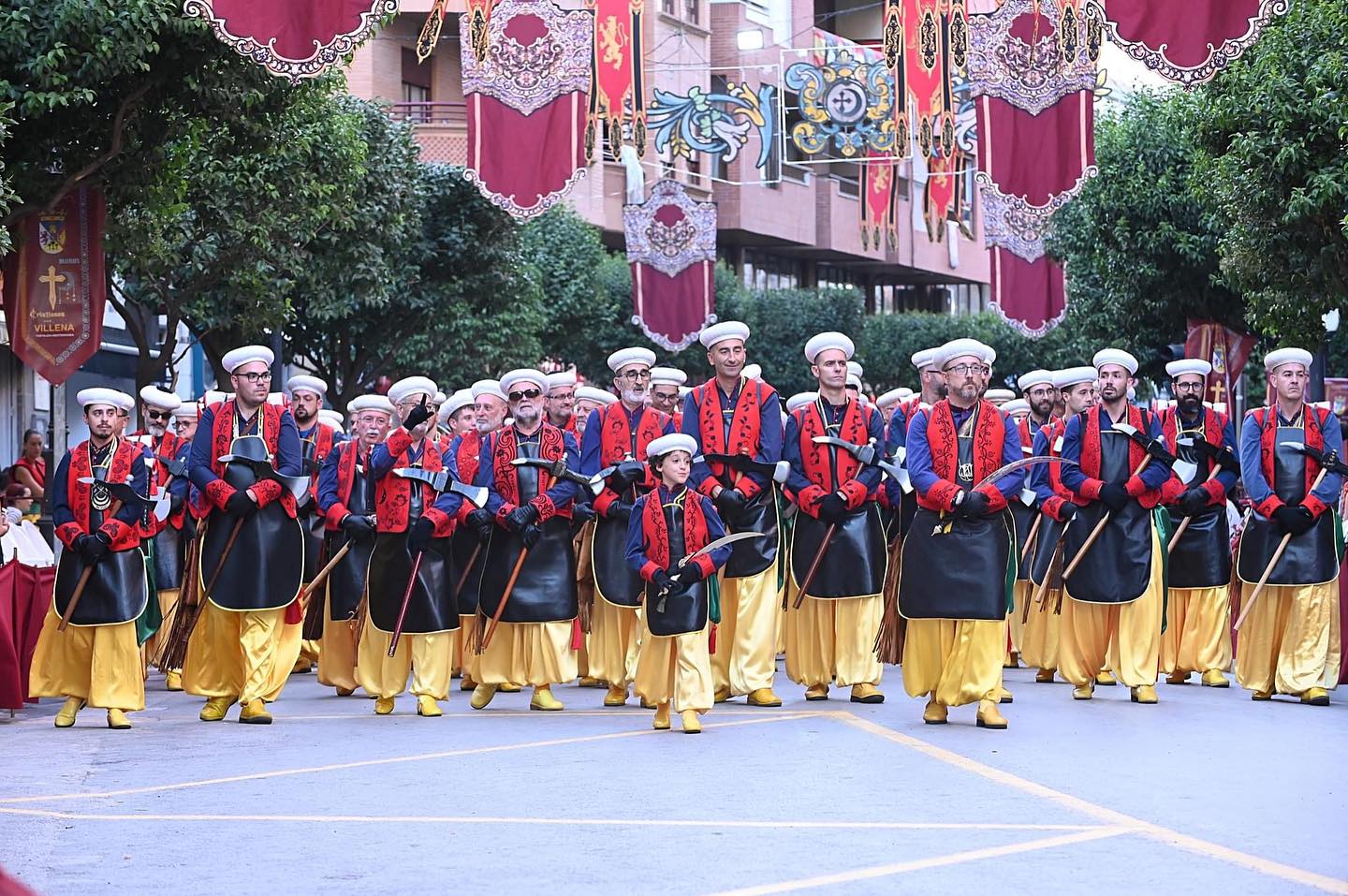 Moros Nuevos en la procesión del día 8