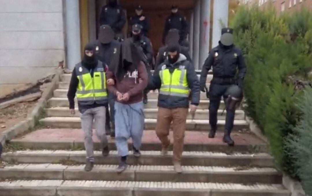 Imagen de una detención practicada por la Policía Nacional