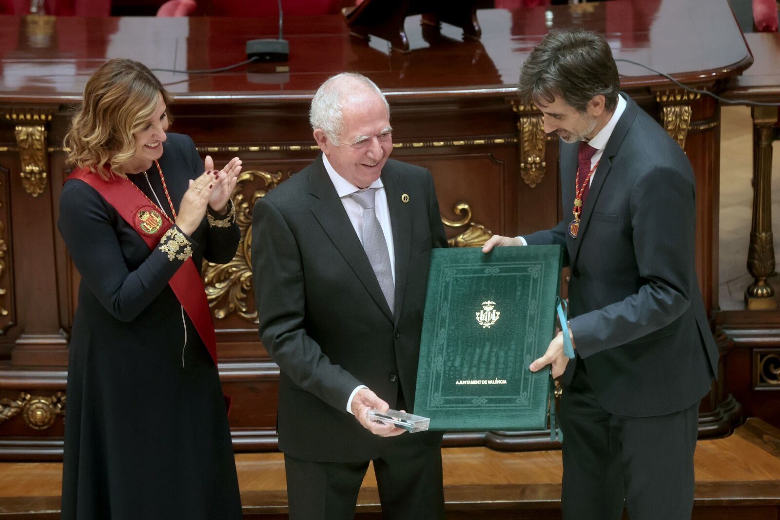 Francisco Almenar, presidente del Tribunal de las Aguas de la Vega de València