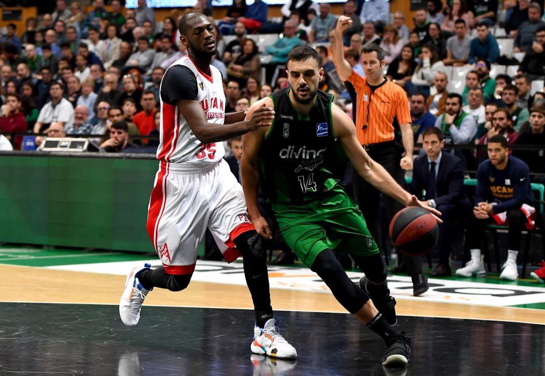 Imagen del encuentro entre Joventut y UCAM