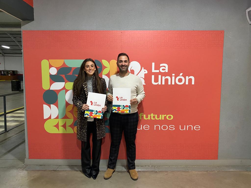 La responsable de marketing de La Unión, Belén González y Sergio Domínguez.