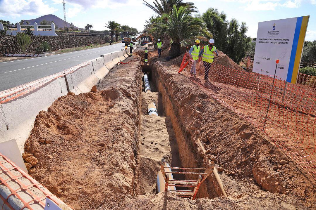 Primeras obras de las tuberías de la &quot;Línea Norte&quot;.