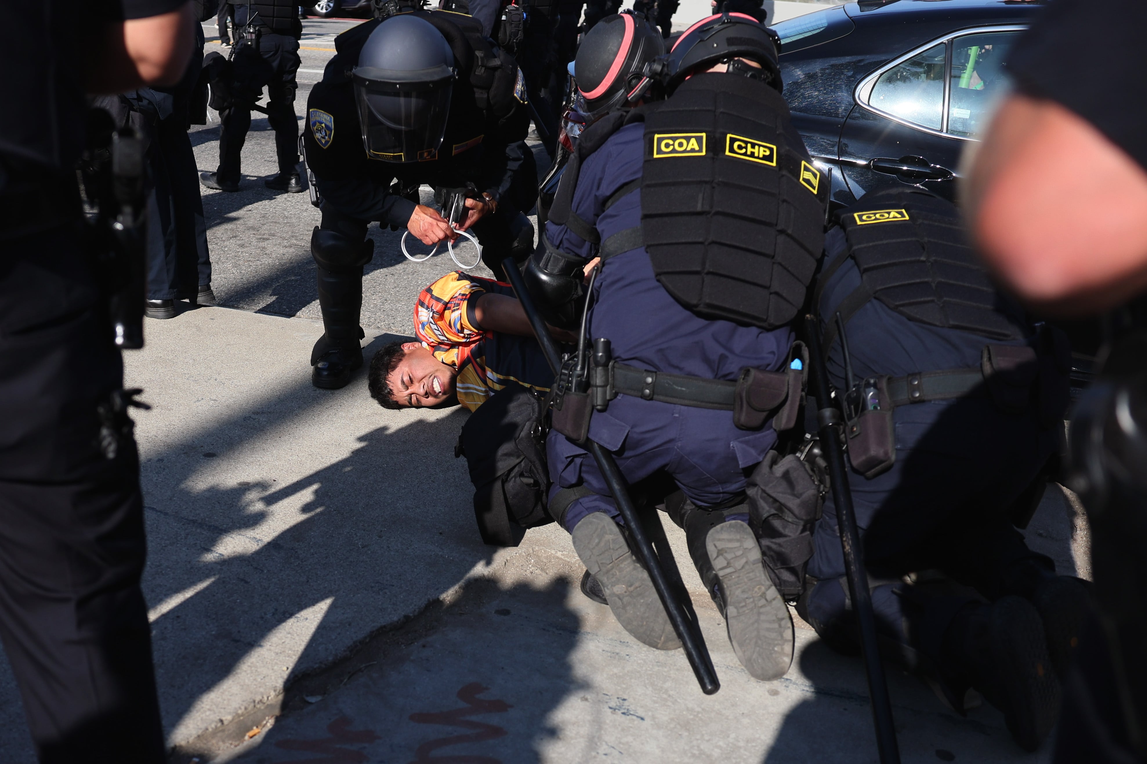 Decretan el toque de queda en el centro de Los Ángeles