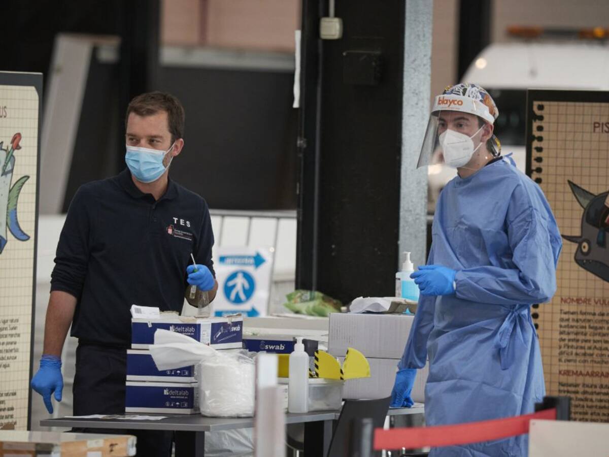 Bajan los positivos en Extremadura en un día en el que se registran 20 muertes