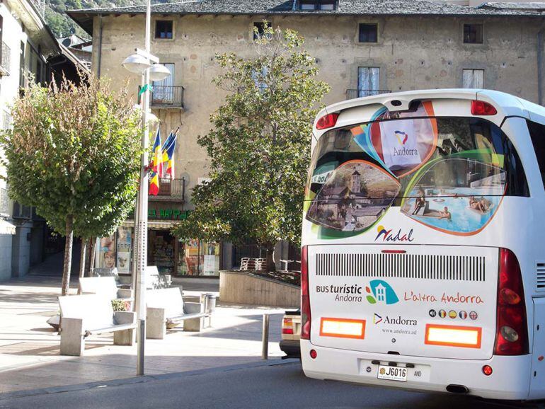 El bus turístic oferirà rutes diàries aquest estiu