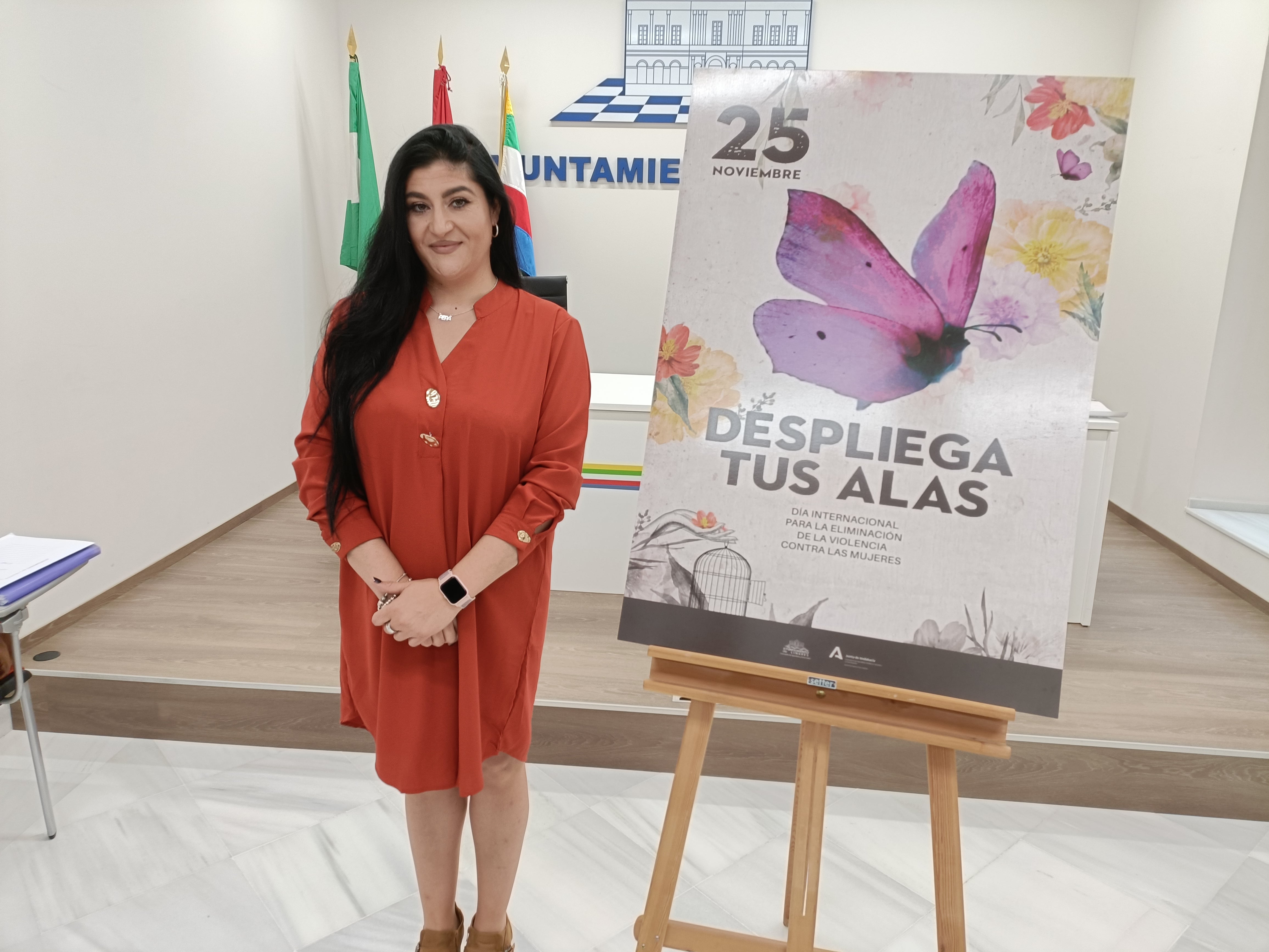 María José Camacho presenta la programación del 25N en Linares.