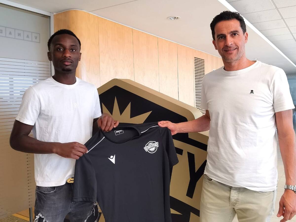 El Intercity seduce al joven francés Christian Koffi