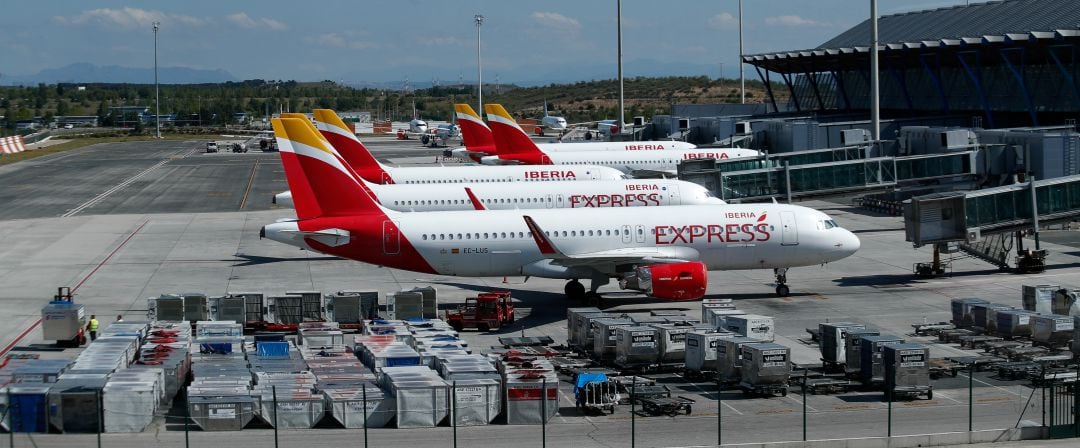 Varios aviones de Iberia en el aeropuerto de Madrid-Barajas.