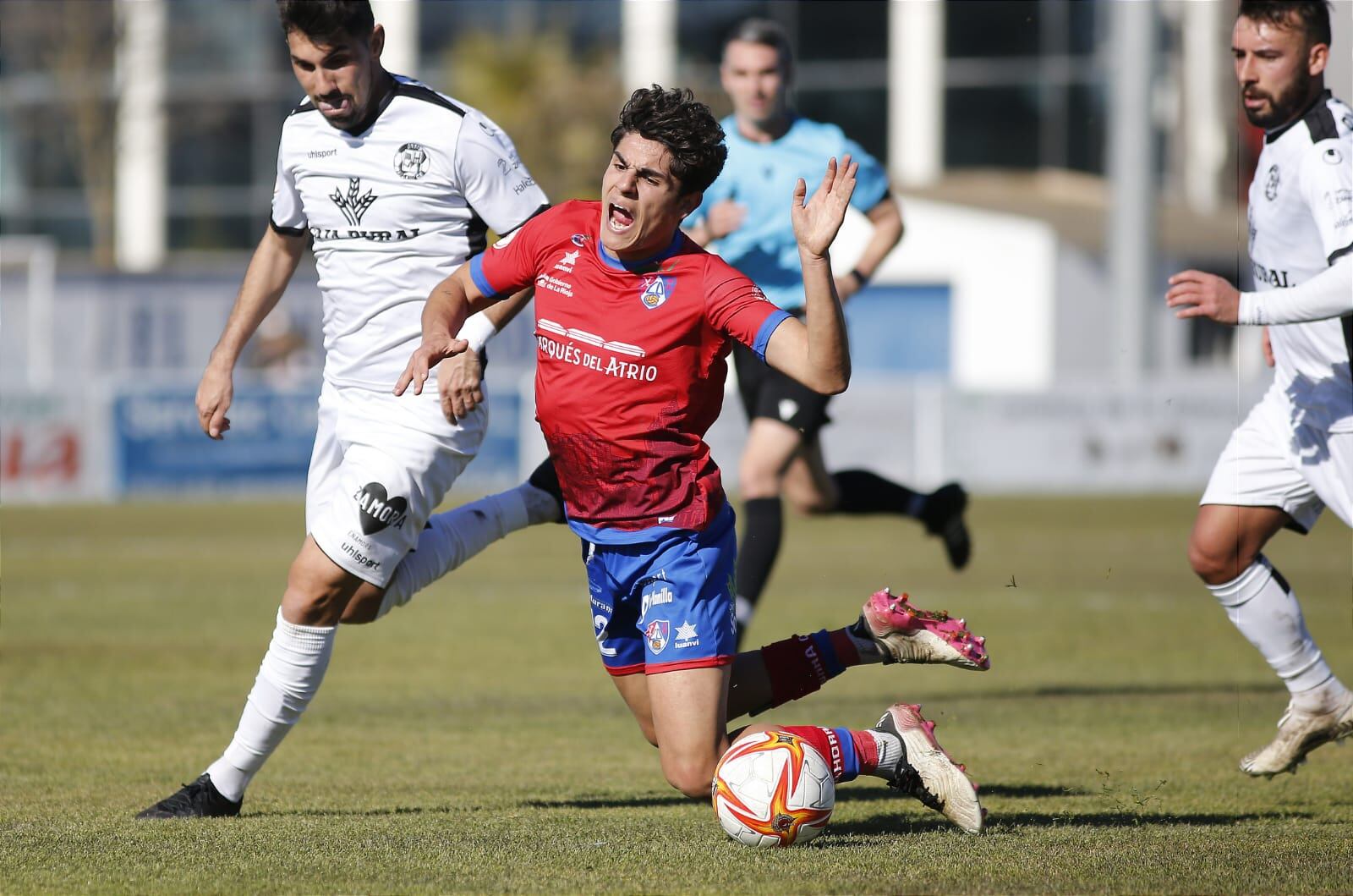 Duelo entre el Calahorra y el Zamora.