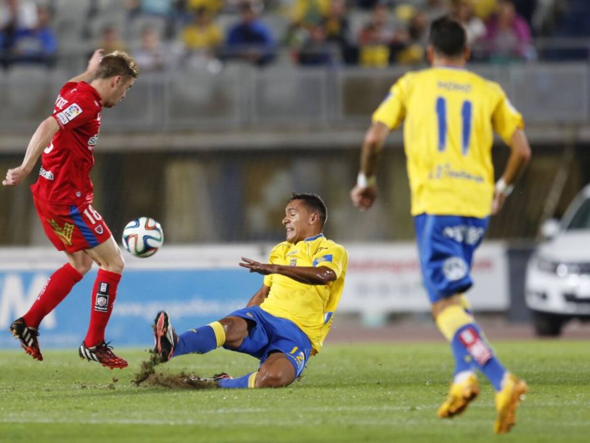 La UD Las Palmas sigue regalando puntos (1-1)