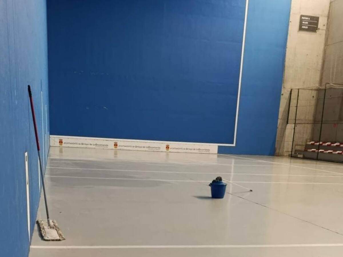 Club Frontenis de La Flecha: un mes sin entrenar por el pésimo estado del frontón municipal