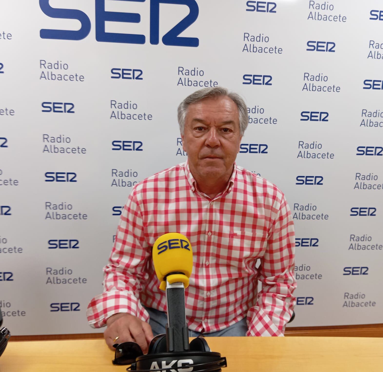 Cesar Ferrando, ex entrenador del Albacete Balompié en los estudios de Radio Albacete.