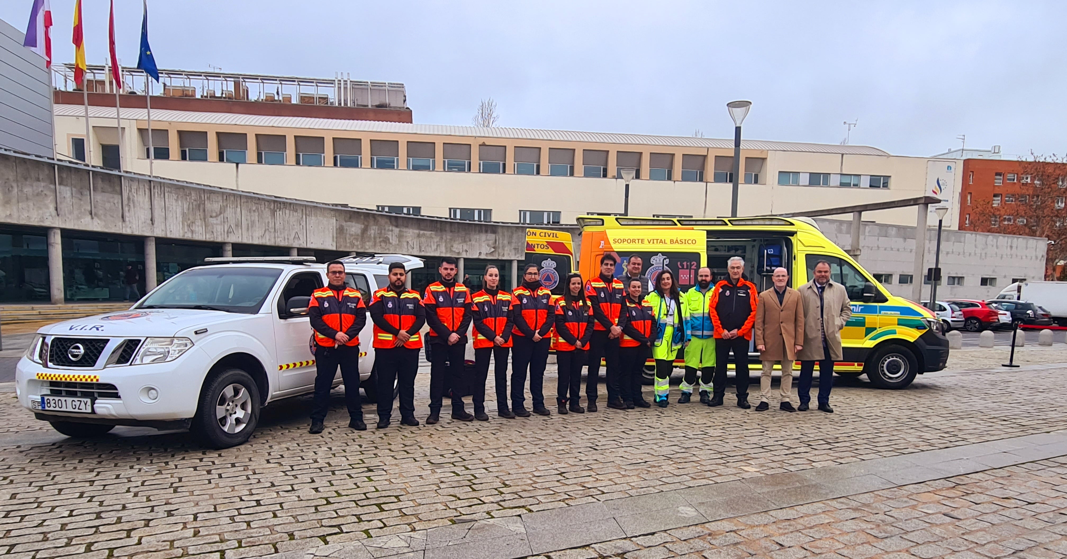 Presentación de la nueva ambulancia municipal de Tres Cantos