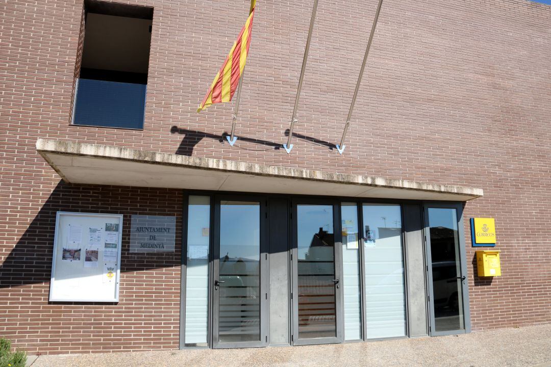 L'edifici de l'Ajuntament de Medinyà