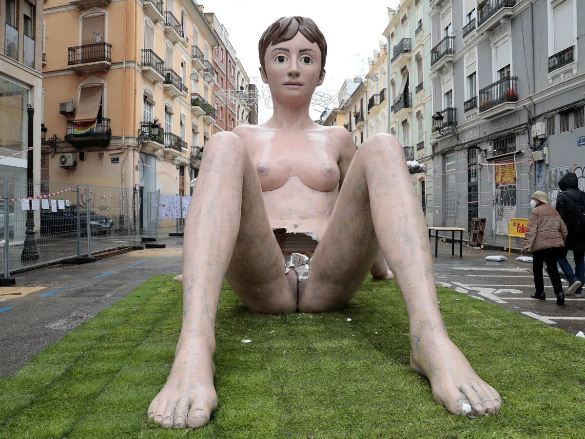 Destrozan la zona genital de la falla Lepanto - Guillem de Castro con forma de mujer desnuda