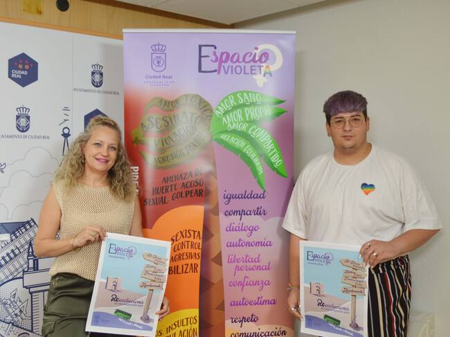 La Concejala de Igualdad y el representante de la Asociación WADO en presentación de "Re-evoluciona. Ni una agresión más".