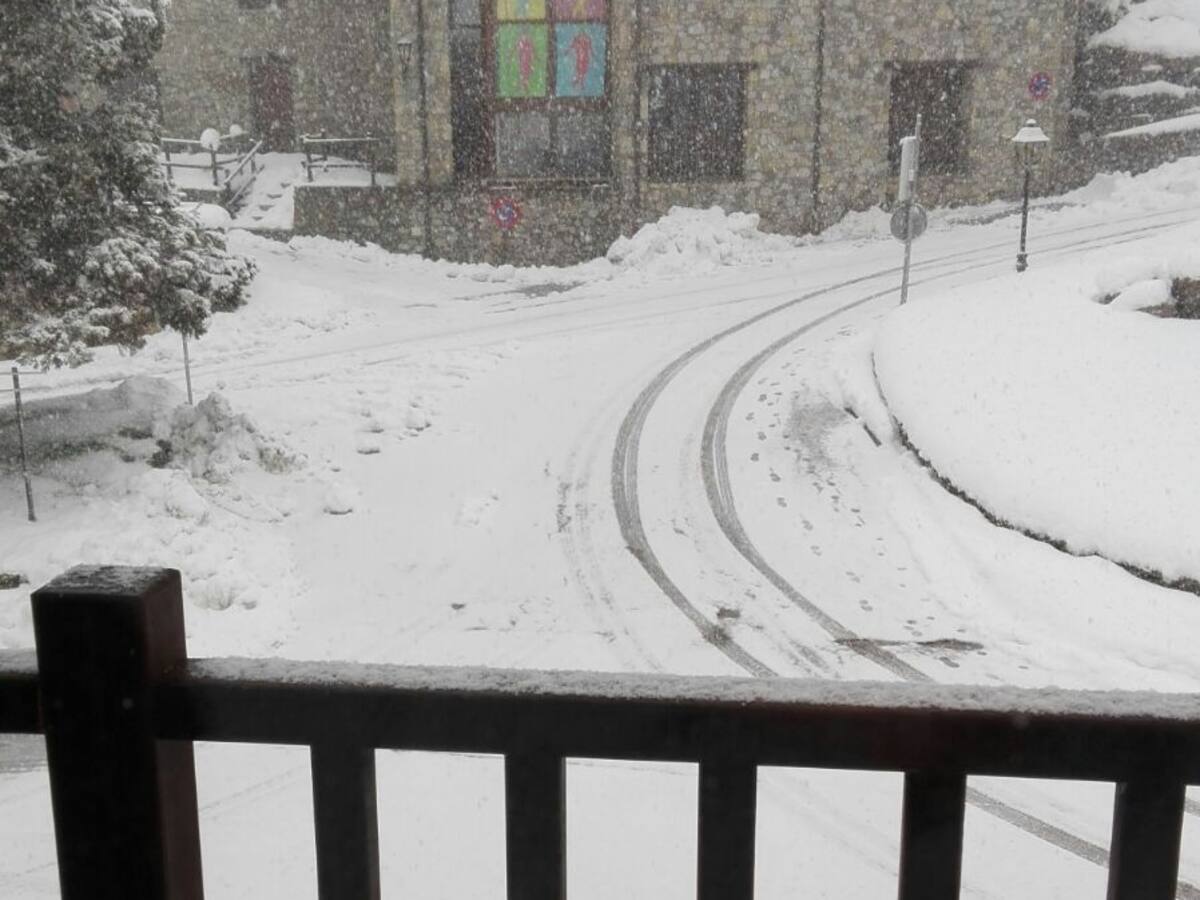 El PP denuncia la falta de limpieza en el acceso a Cerler