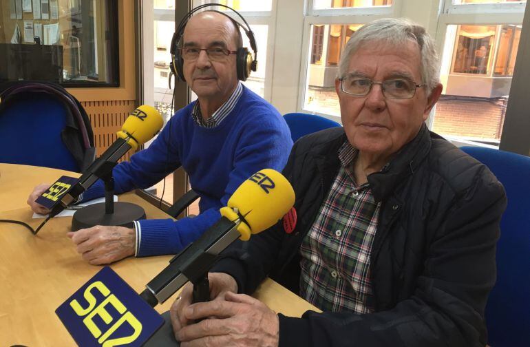 Pedro Aqués y Joaquín Contreras, de la Plataforma Pro-Soterramiento en los estudios de Radio Murcia-Cadena SER