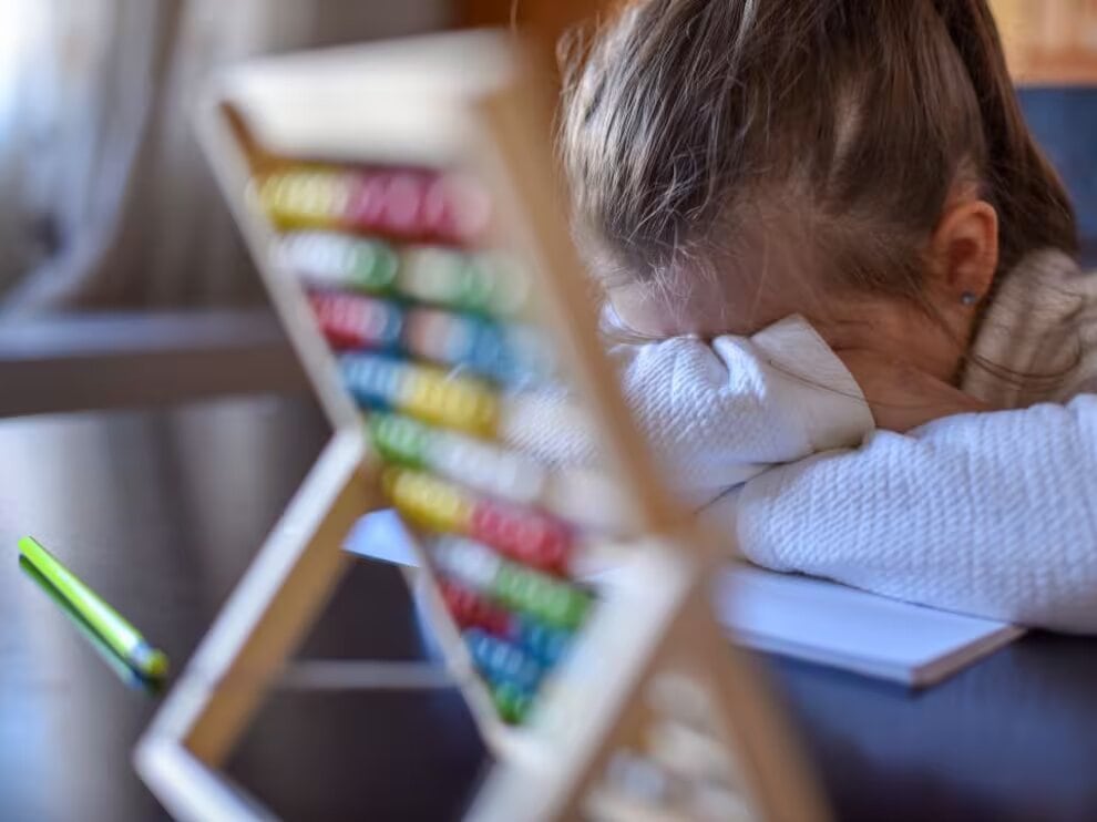 Sovint pediatres i escoles alerten que el nen està en risc de trastorn mental