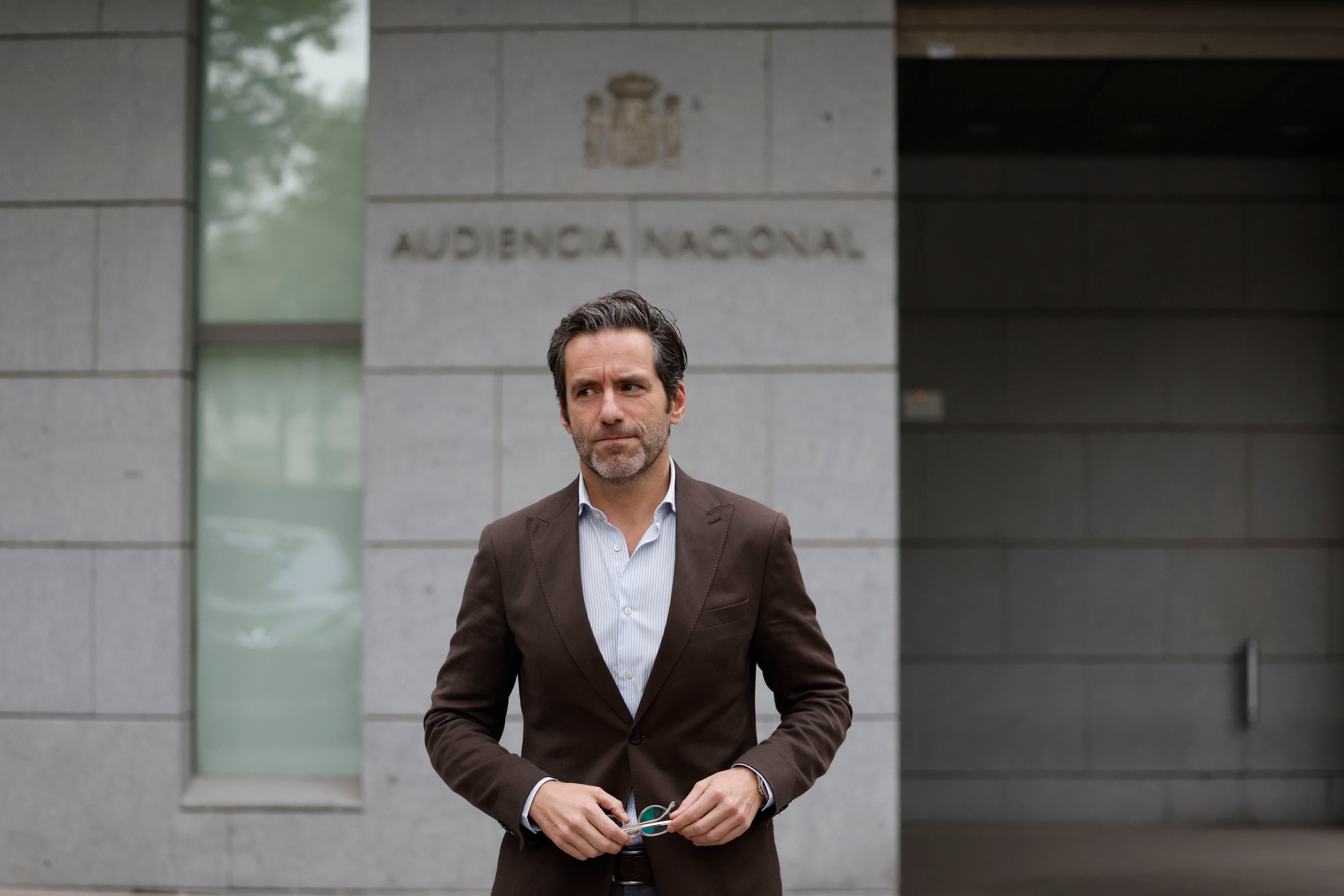 El portavoz del PP, Borja Sémper tras presentar en la Audiencia Nacional una querella contra el PSOE