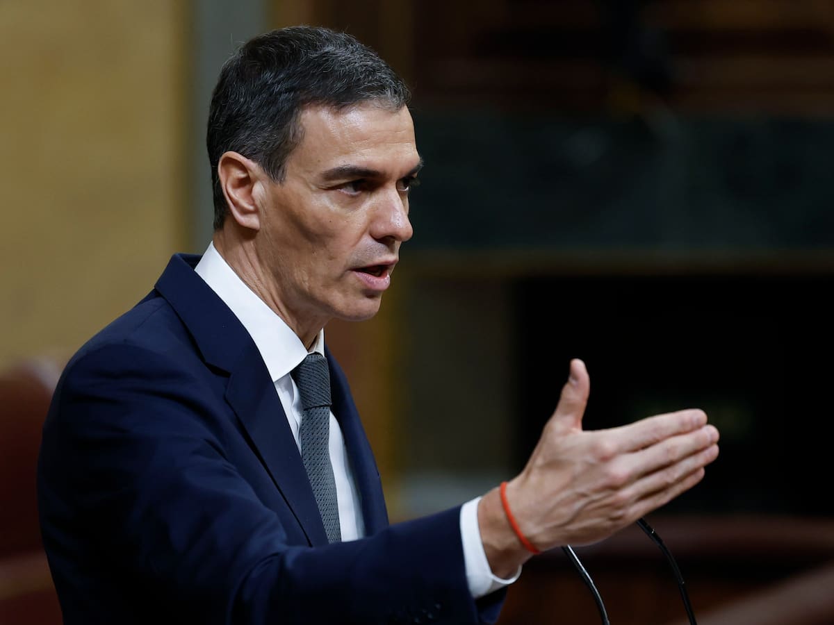 "¿Vio el show de la Super Bowl? Pues eso": Sánchez tira de Bad Bunny para responder a Abascal