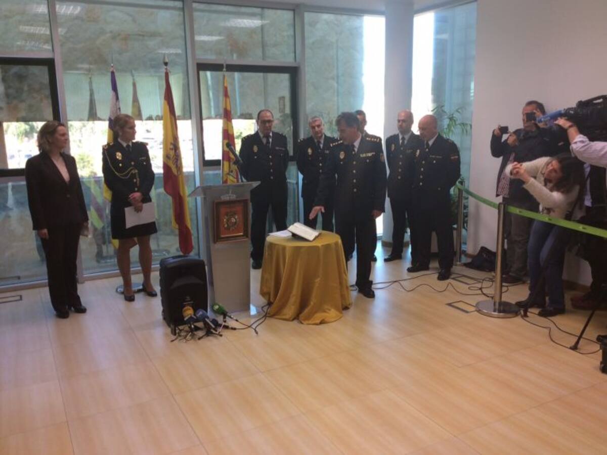 El comisario de Ibiza aboga por la colaboración ciudadana para garantizar la seguridad