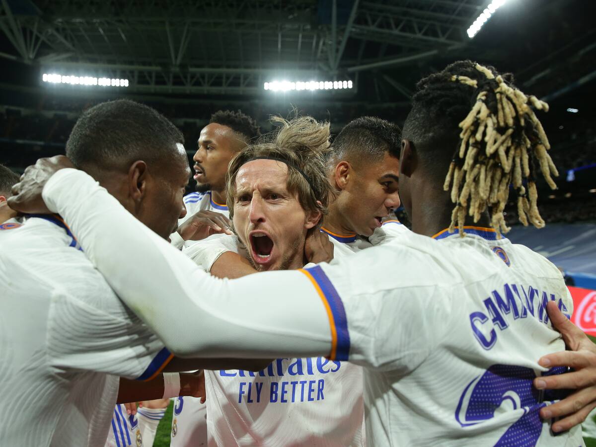 El Real Madrid golea a la Real Sociedad y avisa al PSG de cómo se remonta un partido en el Santiago Bernabéu