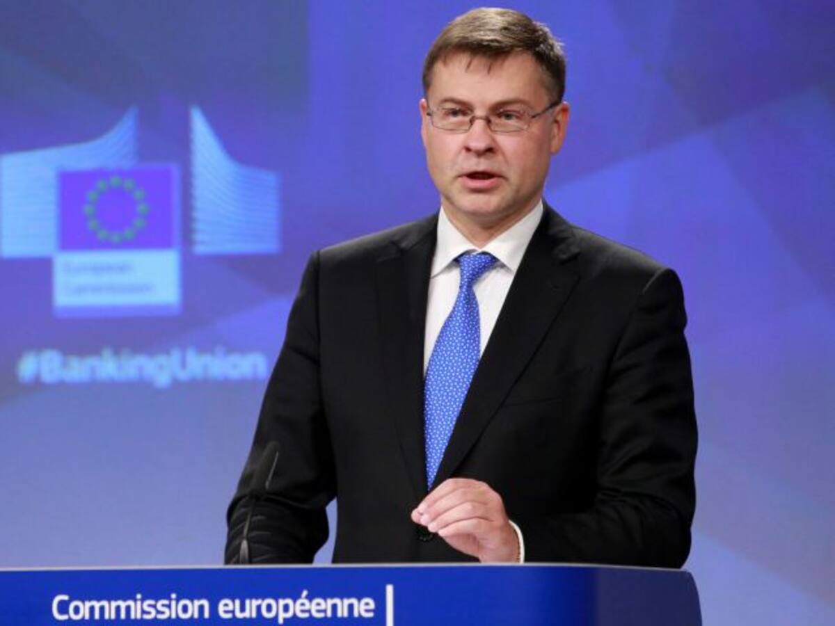 Bruselas pide respeto a la Constitución y reitera su apoyo al presidente Rajoy