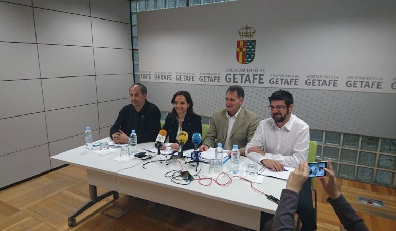 Sara Hernández junto a sus ediles de Getafe