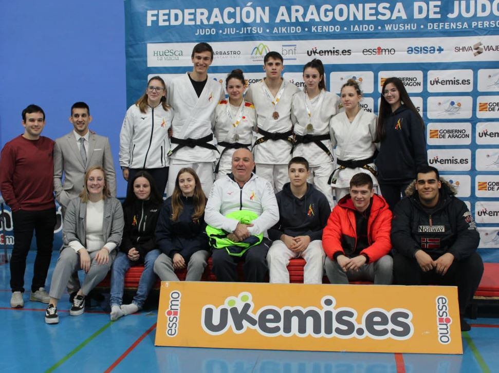 Deportistas del Club Judo Binéfar en la Copa de España