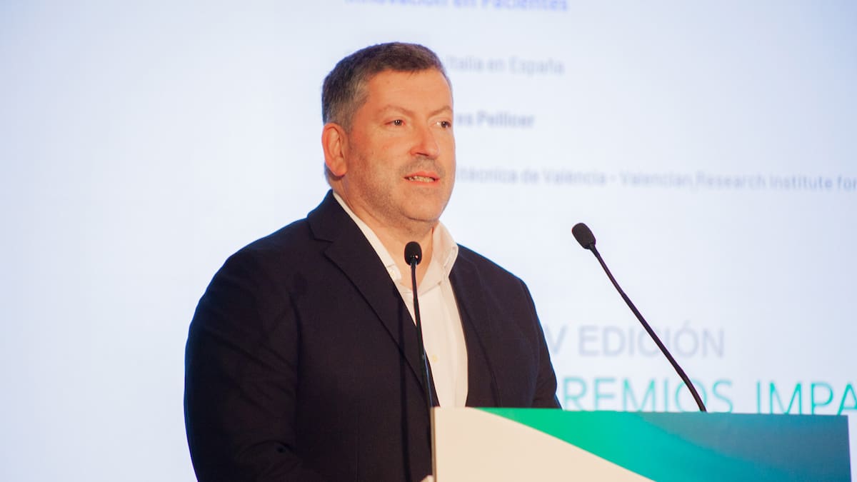Jordi Linares recibe el Premio Imparable a la Innovación en Pacientes