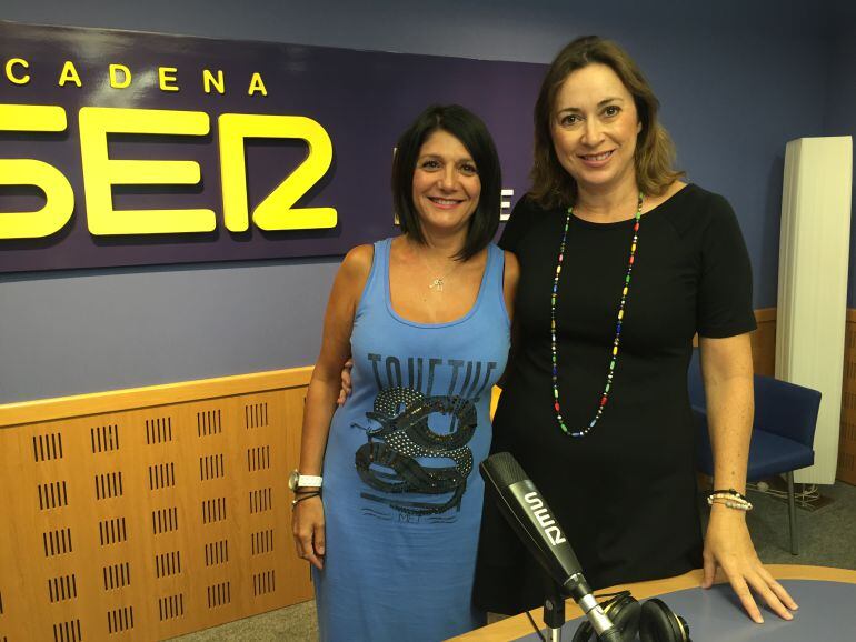 Elena Riera con Cristina Medina en Hoy por Hoy Elche.