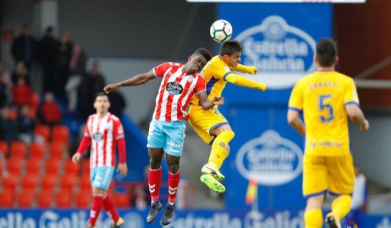 Jugada entre el Lugo y el Alcorcón