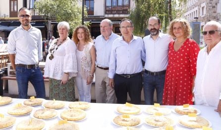 El alcalde de Torrelavega junto con varios concejales