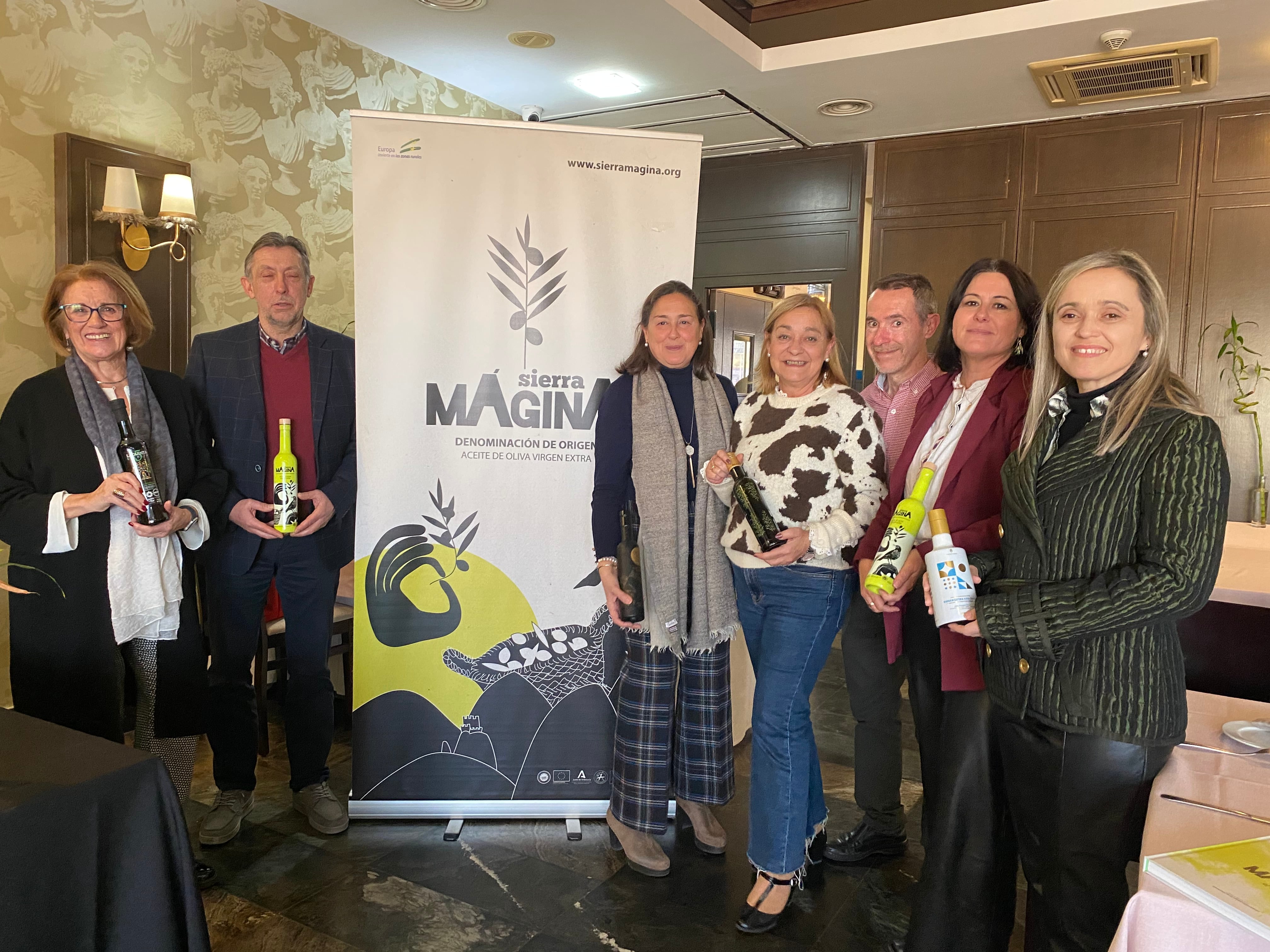 Integrantes del jurado y responsables del C.R.D.O. de los Aceites de Sierra Mágina