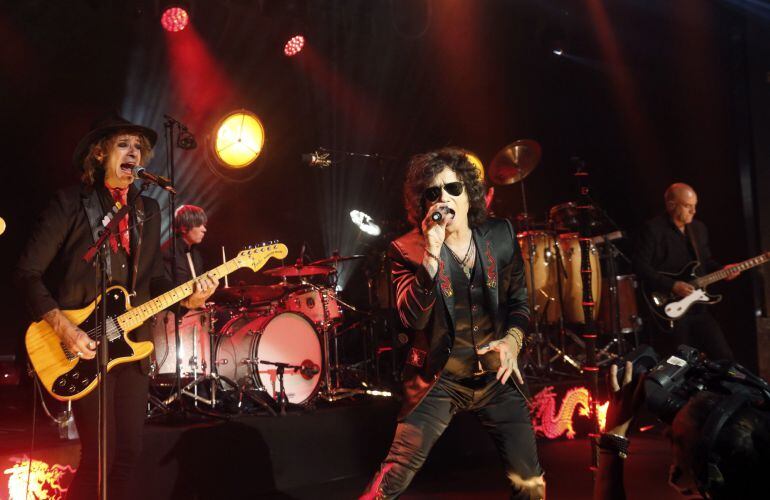 El cantante y compositor Enrique Bunbury durante su actuación en Madrid