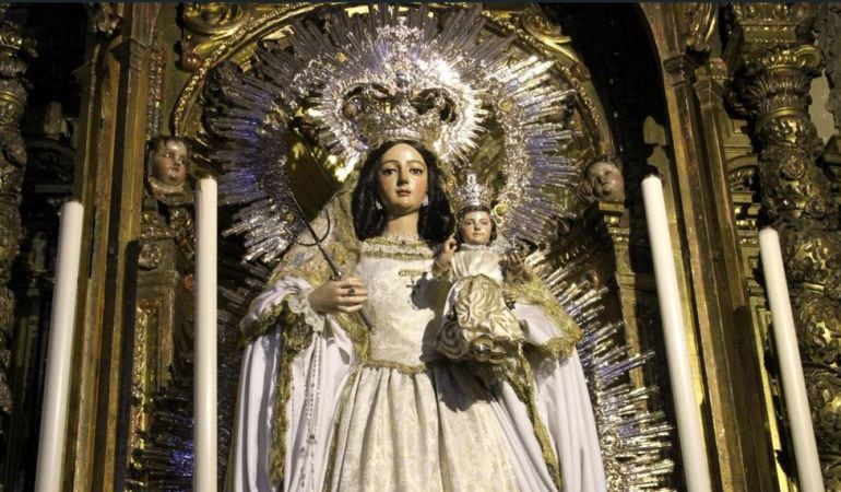 Imagen de la Esperanza Divina Enfermera, titular de la Hermandad de la Sagrada lanzada y patrona del Colegio de Enfermería