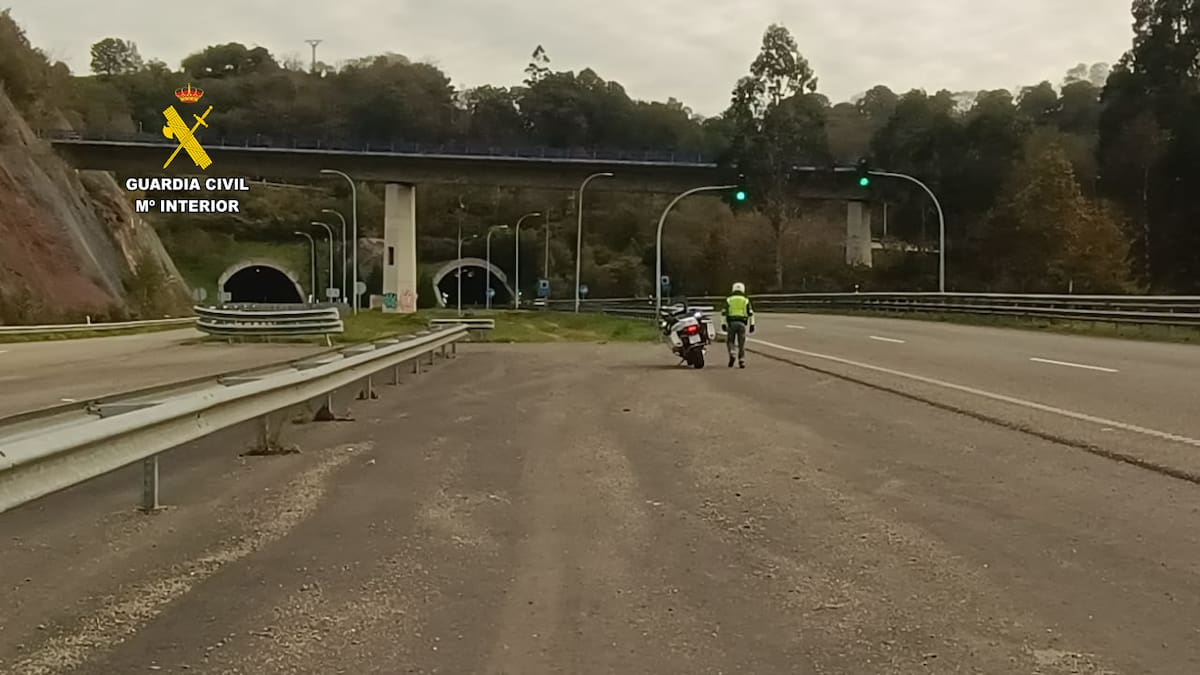 Detenido un conductor que circuló varios kilómetros en sentido contrario por la autovía minera