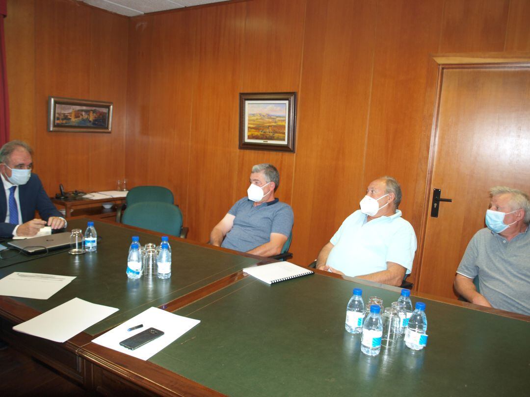 Imagen de la reunión mantenida en la delegación territorial