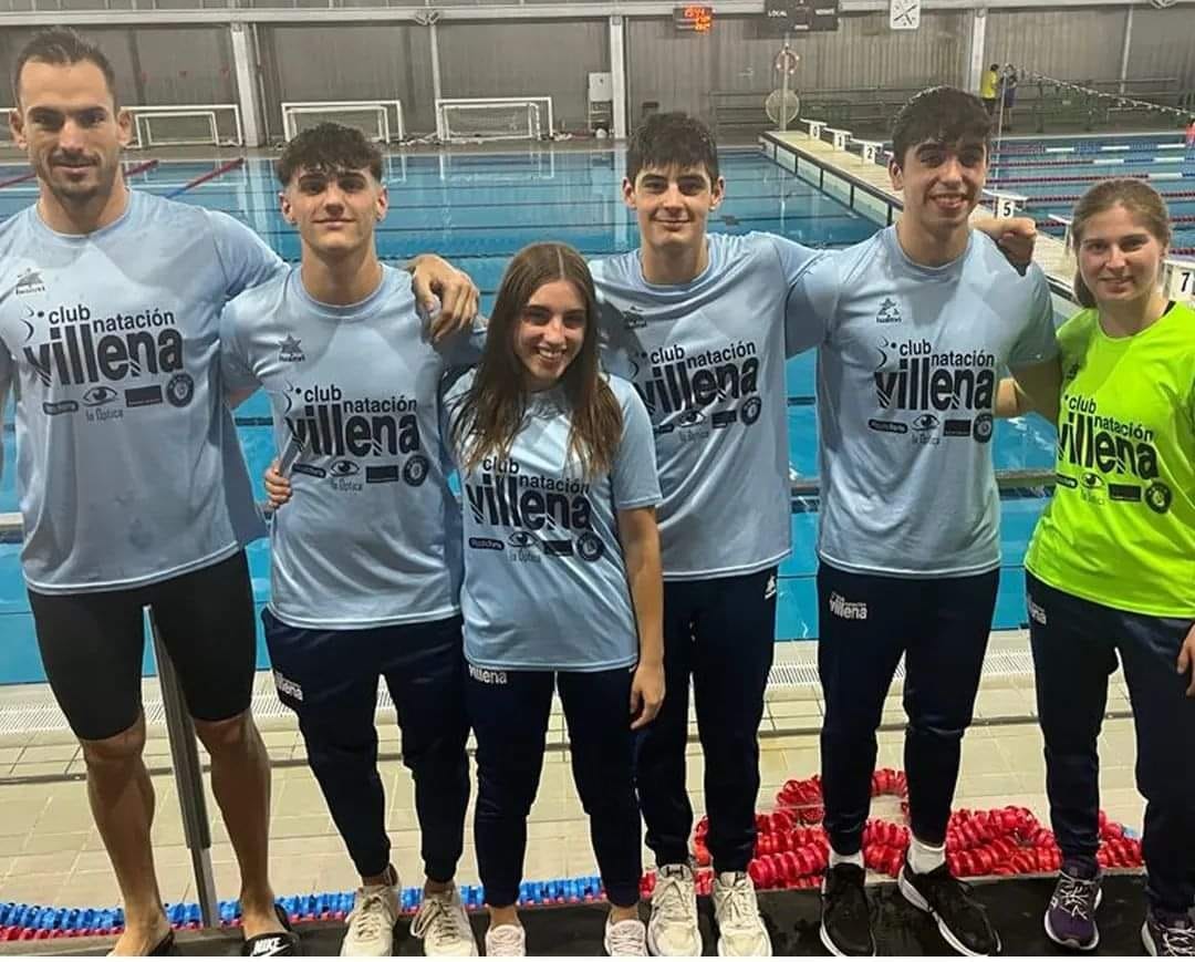 Nadadores del Club Natación Villena