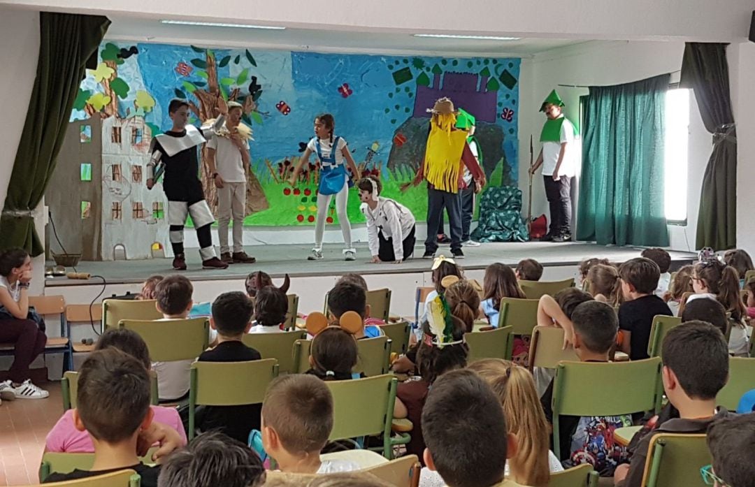 Una actividad celebrada en el colegio Joaquín Tena Artigas de Córdoba, en una imagen de archivo.