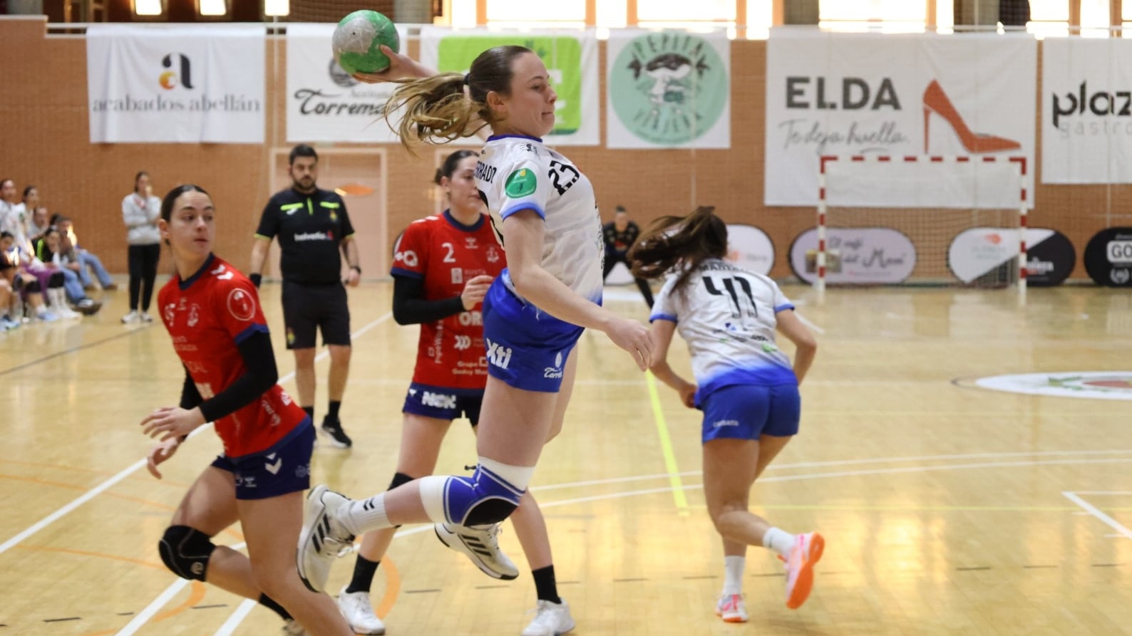 Punto de oro para el Elda Prestigio