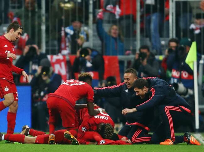 Los jugadores del Bayern celebran el tercer gol del equipo ante la Juventus