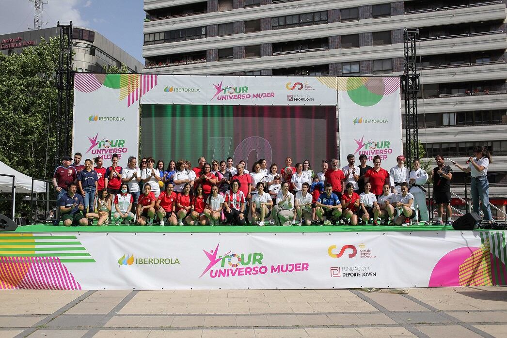 Inauguración del Tour Universo Mujer en Zamora