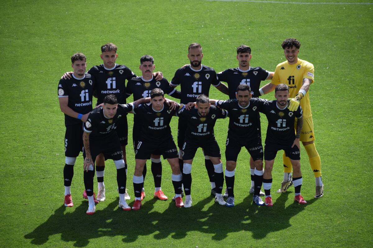 Alineación del Hércules frente al Antequera, en El Maulí