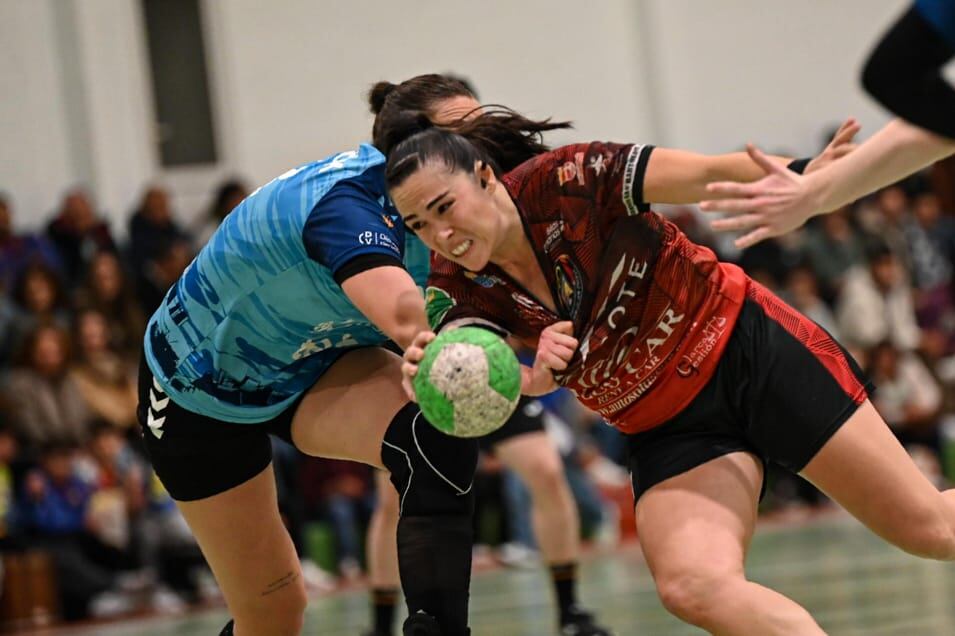 El Zonzamas Plus Car Lanzarote frente al Morvedre.